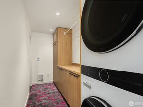 73 E Lynn St, Seattle WA 98102