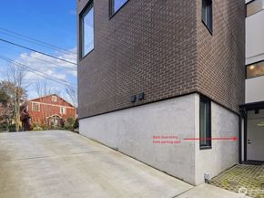 73 E Lynn St, Seattle WA 98102