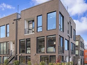 73 E Lynn St, Seattle WA 98102