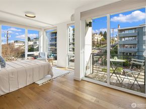 73 E Lynn St, Seattle WA 98102