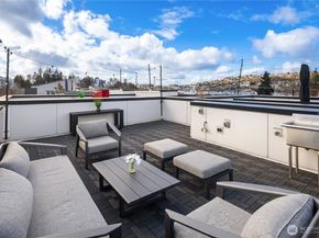 73 E Lynn St, Seattle WA 98102