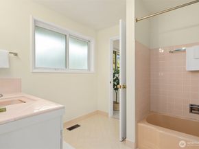 6555 NE Windermere Road, Seattle WA 98105
