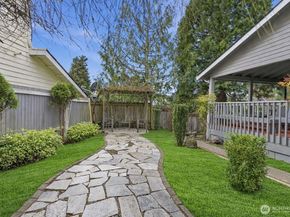 6015 116th Ave SE, Bellevue WA 98006