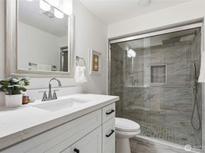 6015 116th Ave SE, Bellevue WA 98006