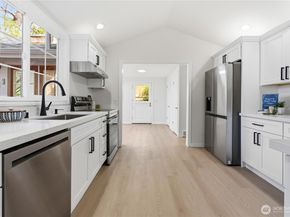 6015 116th Ave SE, Bellevue WA 98006