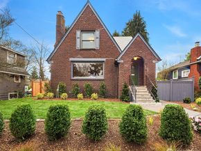 1216 NE 77th Street, Seattle WA 98115