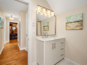 1216 NE 77th Street, Seattle WA 98115