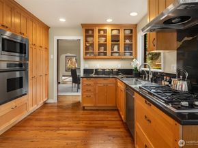 1216 NE 77th Street, Seattle WA 98115