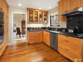 1216 NE 77th Street, Seattle WA 98115