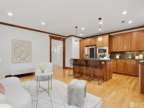 2557 NE Park Dr, Issaquah WA 98029