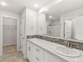 27106 30th Place S 28, Kent WA 98032