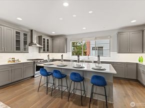 11522 117th Lane NE 4, Kirkland WA 98034