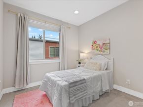 11522 117th Lane NE 4, Kirkland WA 98034