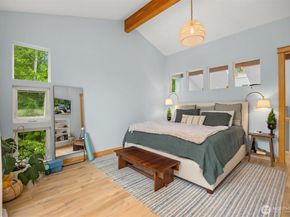 10555 NE Morning Lane, Bainbridge Island WA 98110