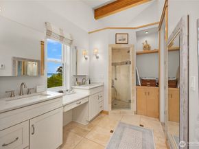 10555 NE Morning Lane, Bainbridge Island WA 98110