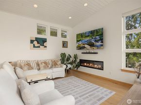 10555 NE Morning Lane, Bainbridge Island WA 98110