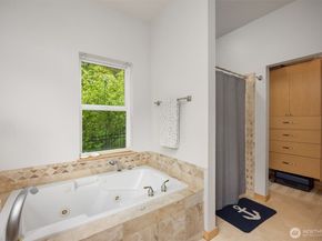 10555 NE Morning Lane, Bainbridge Island WA 98110