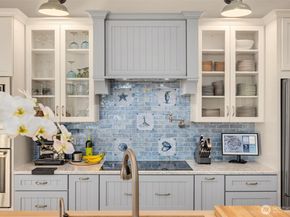 10555 NE Morning Lane, Bainbridge Island WA 98110