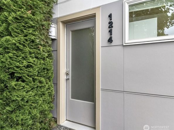 1214 N Northgate Way, Seattle WA 98133