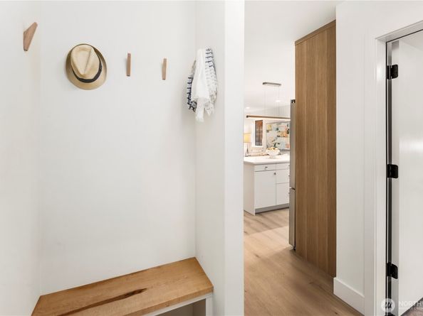 524 NE 89th Street B, Seattle WA 98115