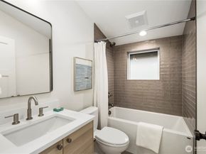 524 NE 89th Street B, Seattle WA 98115