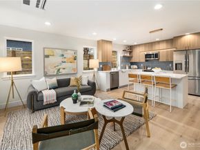 524 NE 89th Street B, Seattle WA 98115