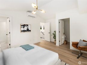 524 NE 89th Street B, Seattle WA 98115