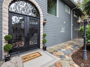 17714 SE 40th Place, Bellevue WA 98008