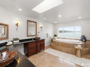 17714 SE 40th Place, Bellevue WA 98008