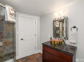 17714 SE 40th Place, Bellevue WA 98008