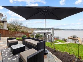 17714 SE 40th Place, Bellevue WA 98008