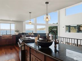 17714 SE 40th Place, Bellevue WA 98008