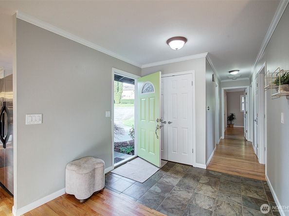 15023 Simonds Road NE, Kenmore WA 98028