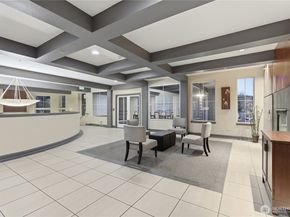 225 Logan Avenue S 319, Renton WA 98057