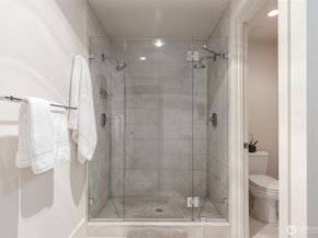 1 Ward Street C, Seattle WA 98109
