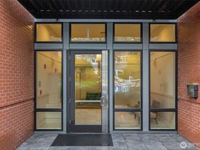 1 Ward Street C, Seattle WA 98109