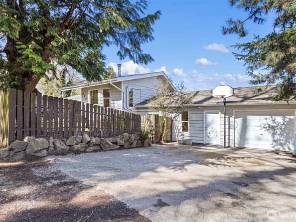 302 S Barton Street, Seattle WA 98108