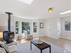 302 S Barton Street, Seattle WA 98108