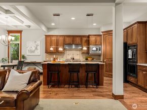 25812 SE 28th Place, Sammamish WA 98075