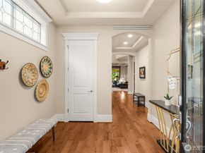 25812 SE 28th Place, Sammamish WA 98075