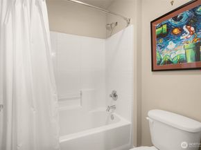 25812 SE 28th Place, Sammamish WA 98075