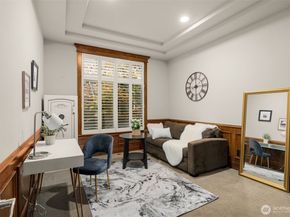 25812 SE 28th Place, Sammamish WA 98075