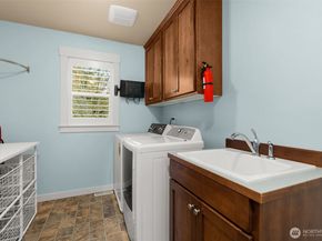 25812 SE 28th Place, Sammamish WA 98075