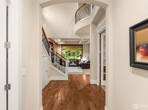 25812 SE 28th Place, Sammamish WA 98075