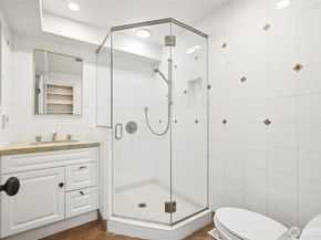 8449 W Mercer Way, Mercer Island WA 98040