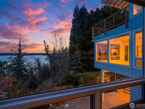 8449 W Mercer Way, Mercer Island WA 98040