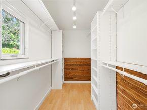8449 W Mercer Way, Mercer Island WA 98040
