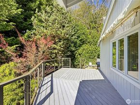 8449 W Mercer Way, Mercer Island WA 98040