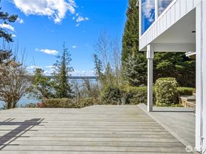 8449 W Mercer Way, Mercer Island WA 98040