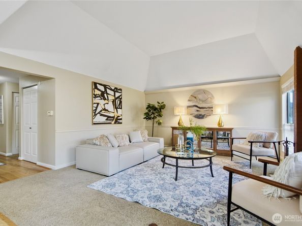 1619 102nd Place NE B2, Bellevue WA 98004